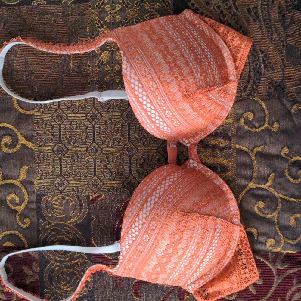 Victoria Secret lightly lined demi bra